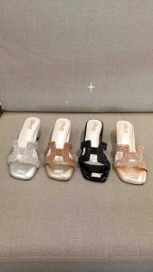 Heels hak tahu 3 cm sandal wanita elegan permata - QUEENS