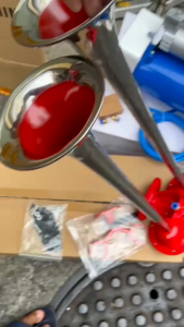 ครบชุดแตรด่วน 2 ปากแดงพร้อมปั้มถังลมออโต้พร้อมโซลินอยต์ 12v.&24v. มีคู่มือการใช้งาน ปั้มถังลมออโต้ ปั้มตัดลมเอง มีสายลมหัวต่อลมทองเหลืองและน็อตยึด