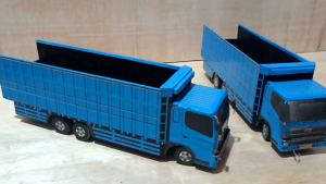 miniatur truk tronton hino 500 warna biru