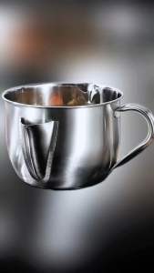 304不锈钢隔油器 stainless steel oil filter 3秒快速过滤，喝汤不怕腻，生活更健康，除了过滤油脂还可以充当酱汁船使用‼😍 😆#减肥神器‼ 家里厨房有了这个#不锈钢滤油神器，过滤掉汤里油腻，喝再多也不怕长胖了