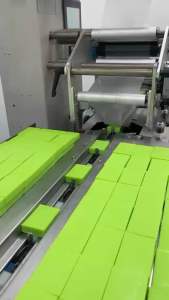 ✅ 3 ก้อน 100 สบู่สมุนไพรชาเขียว สบู่แก้คัน ผดผื่น เชื้อรา กลาก สิวที่หลัง 60g