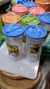 GELAS MINUM LION STAR PLASTIK TEBAL PAKAI TUTUP DAN SEDOTAN. BISA COD!