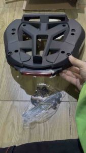 Đế nhựa gắn cảng givi mẫu con mới hrc