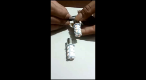 Bohlam Lampu LED Sein 24V Putar 18 Mata Pink Strobo