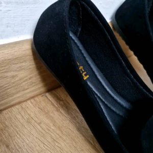 Sepatu Flat Shoes Wanita Kekinian FLT-025