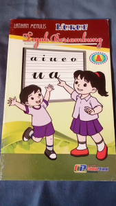 Buku Tegak Bersambung Tk & SD: Panduan Belajar Interaktif