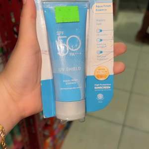 Wardah Uv Shield Aqua Fresh Essence SPF 50 PA+++ Sunscreen Wajah Anti Gosong UV