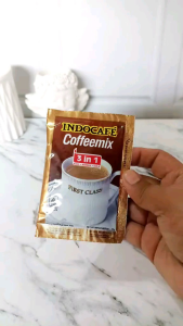 30 SACHET KOPI INDOCAFE COFFEMIX TERLARIS TERMURAH / KOPI INSTAN