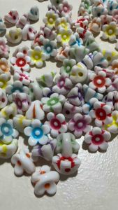 100 pcs cute flower beads shank size 10 mm for diy beading jewelry accessories mix colors