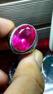 Cincin Batu Permata Siam Rose Oval Cutting: Desain Elegan dan Tahan Lama