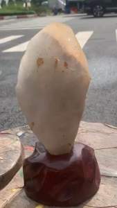 ĐÁ THẠCH ANH 4 (TAT4 - KL:2.8kg C: 25cmR:11cm D:10cm)