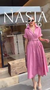 เดรสเชิ้ตแขนสั้นเจาะรูตาไก่ร้อยหู พร้อมเข็มขัดผ้าในชุด ช่วยเก็บล็อคเอวให้ดูคอดสวย กระโปรงบานพรางหุ่นTage::Mirror Sister