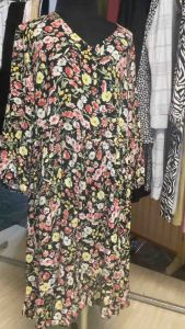 เดรสแขนยาว Yessica  แขนจั๊ม ทรงชั้นๆ ลายดอกพื้นดำ  Sz.EUR46