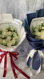 ช่อดอกกุหลาบสีขาวขนาดใหญ่แทนรักที่บริสุทธิ์ ดอกกุหลาบให้แฟน ดอกกุหลาบวาเลนไทน์สีขาว ช่อดอกไม้ขนาดใหญ่ ของขวัญให้แฟน ของขวัญวันครบรอบช่อดอกไม้งานแต่ง ช่อดอกไม้เจ้าสาว ช่อดอกไม้แสดงความยินดีวันปัจฉิมวันรับปริญญาของขวัญเซอร์ไพรส์แฟนในวันพิเศษต่างๆ ของขวัญวัน