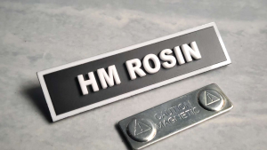NAME TAG DADA UKURAN 2 X 8 CM Timbul akrilik