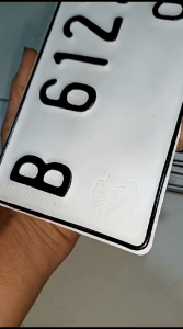 PLAT NOMOR MOTOR ACCESORIES FONT LAMA PLAT MOTOR PUTIH HITAM KUALITAS PREMIUM TERLARI