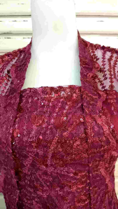 Kebaya Tunangan Wisuda Modern Kutubaru Warna Maroon 224