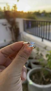 แหวนกางเขน Faith สีเงิน หมอนคริสเตียน การปรับขนาด 100% ถูกเสร็จสิ้น แหวน กิฟชอปคริสเตียน พระเจ้าพระยา พระสุขสิริตร เครื่องประดับคริสเตียน เครื่องประดับผู้หญิง