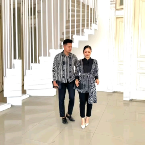 set couple tenun kondangan - set couple tenun terbaru - set couple prewedding kekinian - set couple terbaru motif tenun blanket