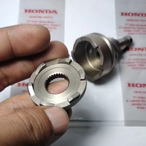 Pinion Gigi Gear Engkol Kick Stater Selahan Honda Beat Karbu Vario Original