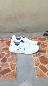 NAZ LUCKY WHITE - Sepatu Sneakers Pria Casual Putih Sepatu Running Sport Sepatu Jogging Cowok