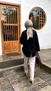 Nelka Shirt - Kemeja Linen Oversize Wanita Lengan Panjang Korea Kekinian - Bahan Linen dengan Kancing Aktif Depan - One Size (RETUR GRATIS)