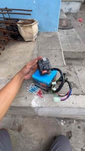 Holder Kiri Vixion Old + Hazard Merk Sports DAY Universal Semua Motor Ninja CB GL MEGAPRO TIGER CB150r old VERZA SATRIA FU RX KING FIZ R MEGAPRO NMAX N MAX AEROX SUPRA X 125
