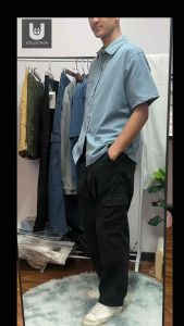 เสื้อเชิ้ตผู้ชาย เชิ้ตยีนส์ผู้ชายแขนสั้น ทรงโอเวอร์ไซส์ ทรงสวย ผ้าไม่หนาไม่บาง ใส่สบาย