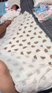 เครื่องหมายผ้าห่อตัวเด็กแรก: ผ้าห่อตัวมัสลินย่น 100x100cm