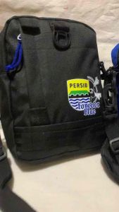 Tas Selempang PERSIB Kotak Plus Topi Slingbag Pria Bobotoh Viking