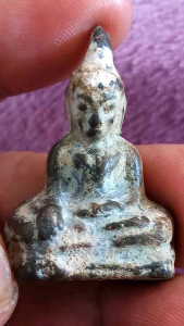 พระท่ากระดาน เก่าๆสวยๆ หายากครับ