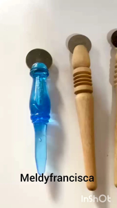 ￼Alat kerokan kerikan /  Kerok badan kerik / Alat kerik / Alat kerik koin gagang plastik premium /  Alat kerok gagang kayu