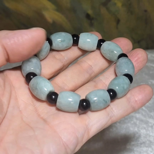13.5mm Type A Jadeite light green barrel beads bracelet (with certificate) 翡翠淡绿桶珠手链(带证书)