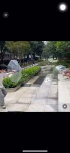 Đồ chơi phun nước tích hợp Ô cầm tay che mưa. 2 trong 1 người lớn trẻ em vui chơi hoạt động