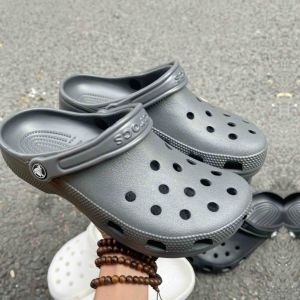 [Hàng nguyên chính hãng] Dép crocs classic clog màu xám đậm màu đẹp dễ phối đồ form rộng nên lùi 1 size