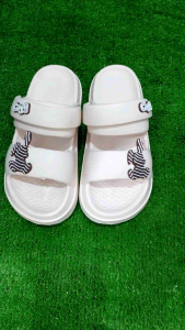 Sandal nhựa nữ đúc nguyên khối sticker cute đi học đi chơi chống nươc