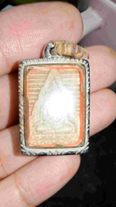 พระผง รุ่น 6 พระไตรปิฎก สภาพสวยพร้อมกรอบสแตนเลส