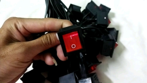 công tắt lắp bình phun thuốc trừ sâu 12v.