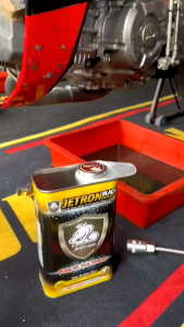 G-M13. Fully Double Ester YYPANG X BIGBOSS-VVIP 1L/1.2L JETRON Black Gold Bigbike 5W40 Racing. Bigbike Motorcycle engine oil. 4-stroke motorcycle oil. 4T Minyak Pelincir Motosikal.