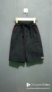 Celana Cino Pendek Motif Catur Adem Lentur
