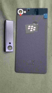 Nắp lưng + gáy đậy đỉnh máy điện thoại blackberry motion