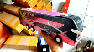 Miniatur Bus Kencana D2 Mobil Mainan Bus Telolet Basuri Hadiah Kado