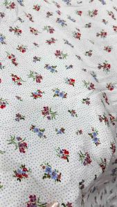 Vải cotton lụa hoa nhí Hàn quốc . Chất dày mịn .Khổ vải 14m