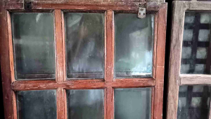 Hardwood with Clear Glass (2x4ft)