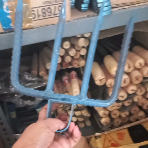 Garukan Sampah Besi Tanpa Gagang 1 Pcs