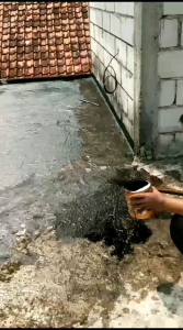 Aspal cair isi 25kg waterproof untuk dak rembes/bocor gentengasbesbesikayutalang airkolam ikanlantai kamar mandi