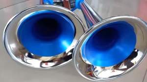 2 ปาก 2 ท่อ จากสำนัก ต๊ะพระราม 2 พร้อมสายถัก 2 แตรด่วนต๊ะพระราม 2 แตรลมบ้านโป่ง, แตรด่วนบ้านโป่ง