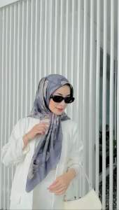 Baniescoop Azelina Gray Hijab Abu Segi Empat Voal Ultrafine
