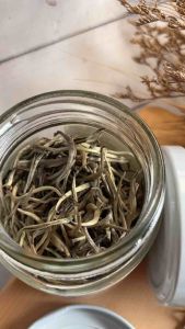 ยอดชาขาว 200 กรัม | ผลิตจากยอดชาสายพันธุ์อัสสัม รสชาติละมุน กลิ่นหอมหวานตามธรรมชาติ ดื่มง่าย ผ่อนคลาย