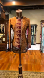 Rosy Coat Katun Viscos by Dian Pelangi: Outfit of the Day untuk Kerja, Pesta & Lebaran